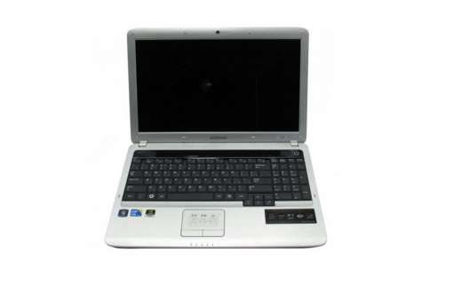 Ноутбук Samsung NP-R530-Intel Pentium T4500-2.3GHz-3Gb-DDR3-320Gb-HDD-W15.6-DVD-RW--Web-(B-)- Б/В